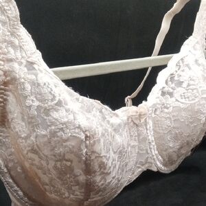 36C Cream Lace Push-Up Bra with Adjustable Straps By Olga